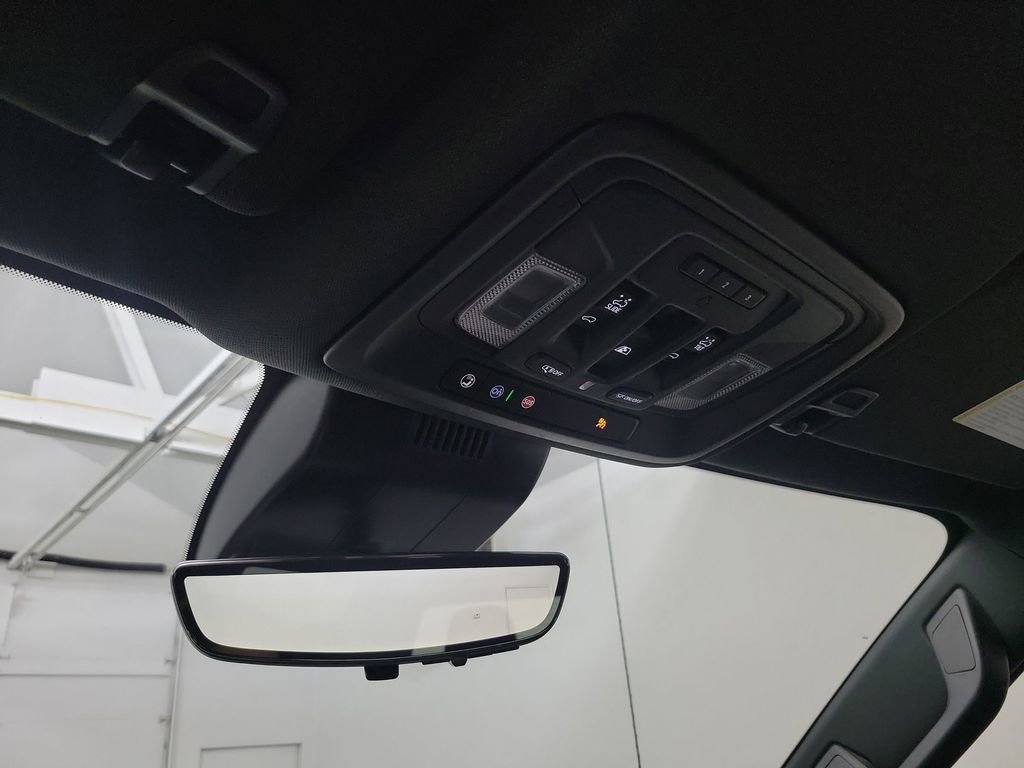 Used 2024 Chevrolet Silverado 1500 High Country w/ Technology Package image 14