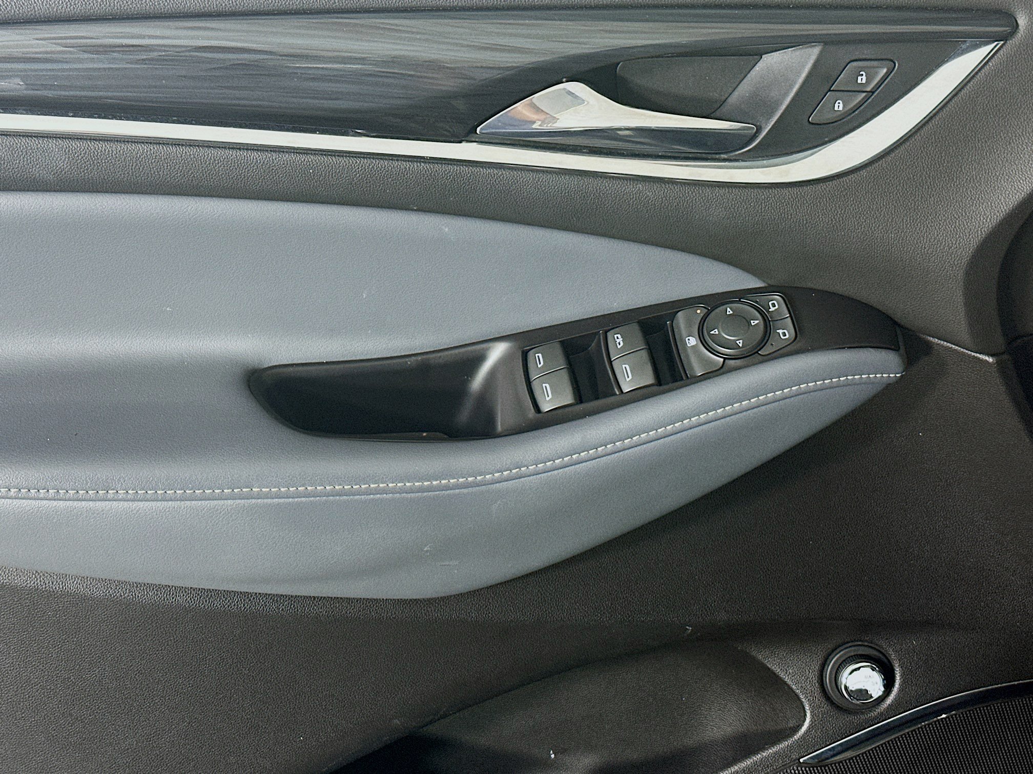 Used 2018 Buick Enclave Essence FWD image 14