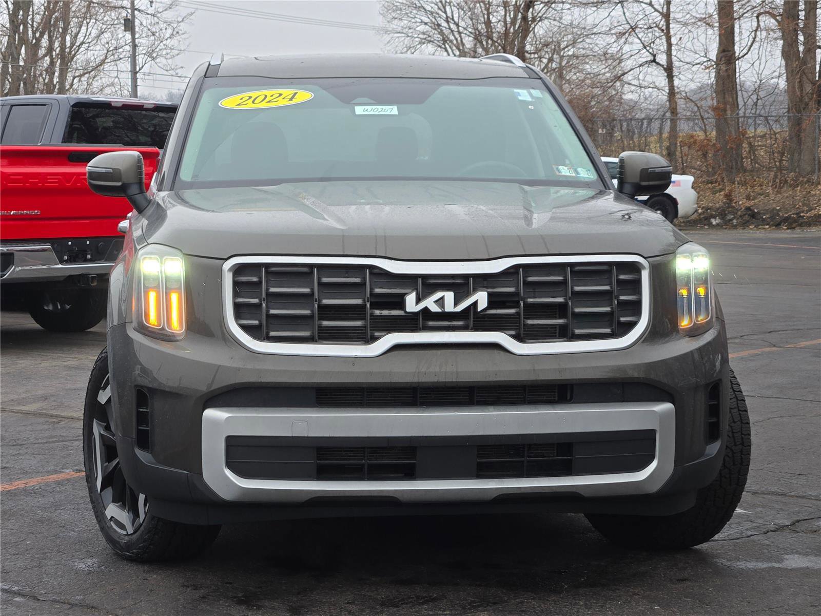Used 2024 Kia Telluride S w/ S Sunroof Package image 3