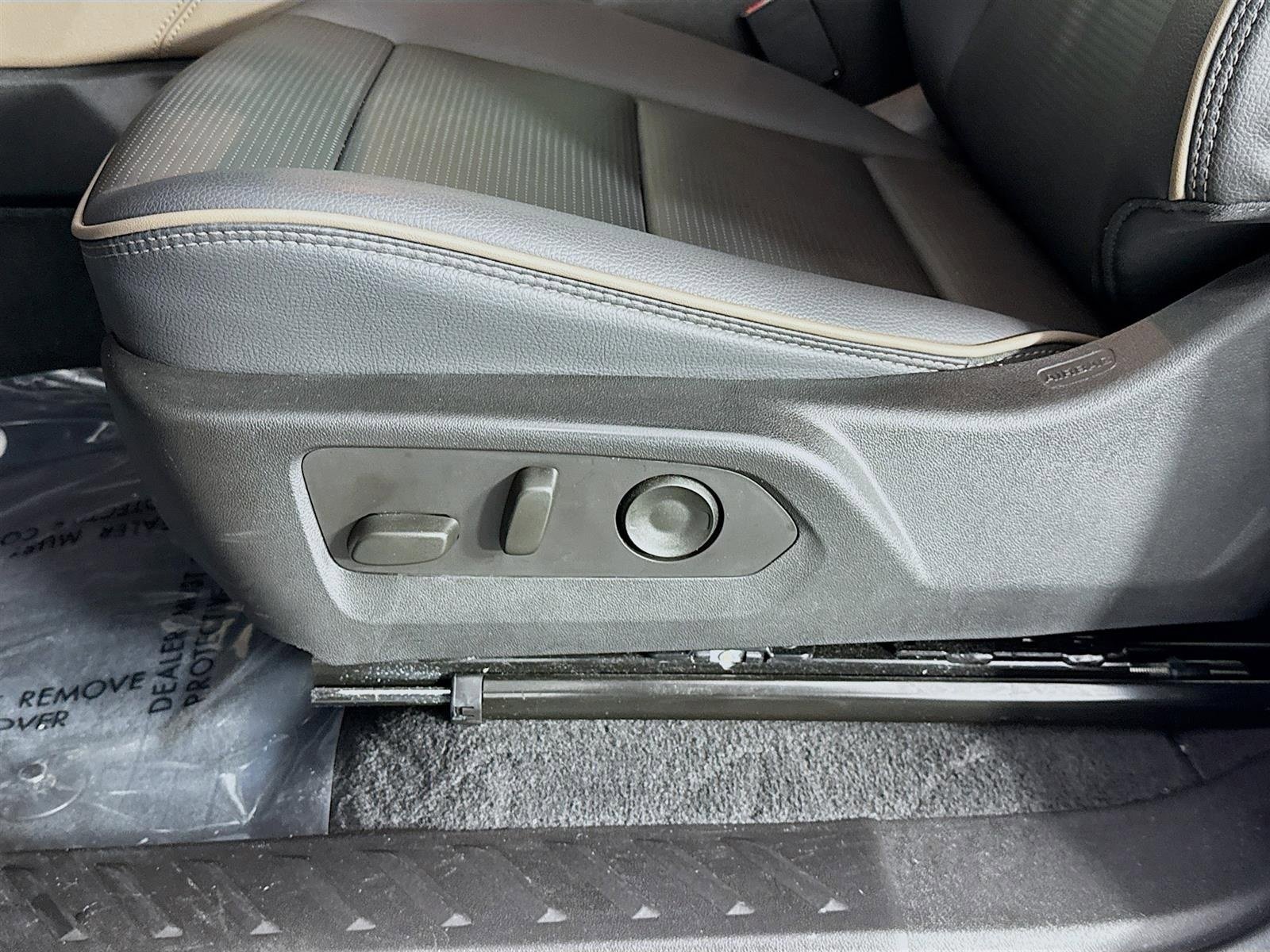 Used 2024 GMC Canyon Denali image 22