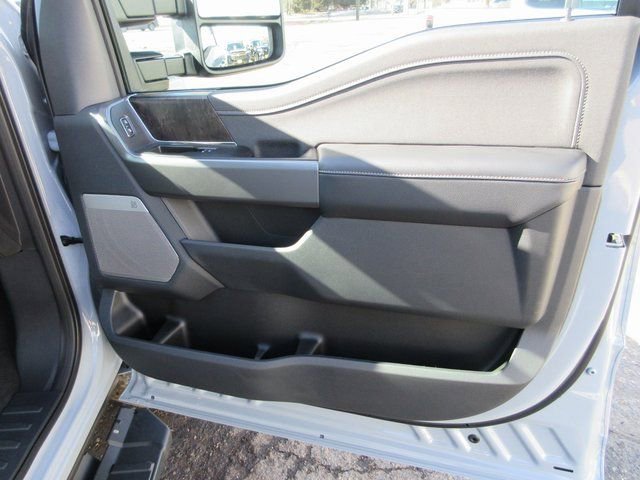 New 2026 Ford F350 Lariat w/ Black Appearance Package image 32