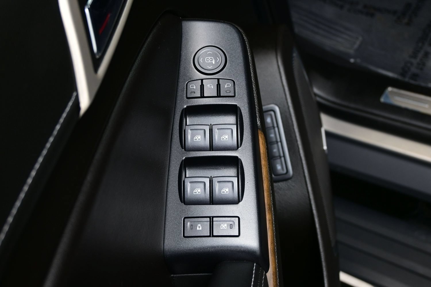 Used 2019 GMC Yukon Denali w/ Denali Ultimate Package AWD/4WD image 10