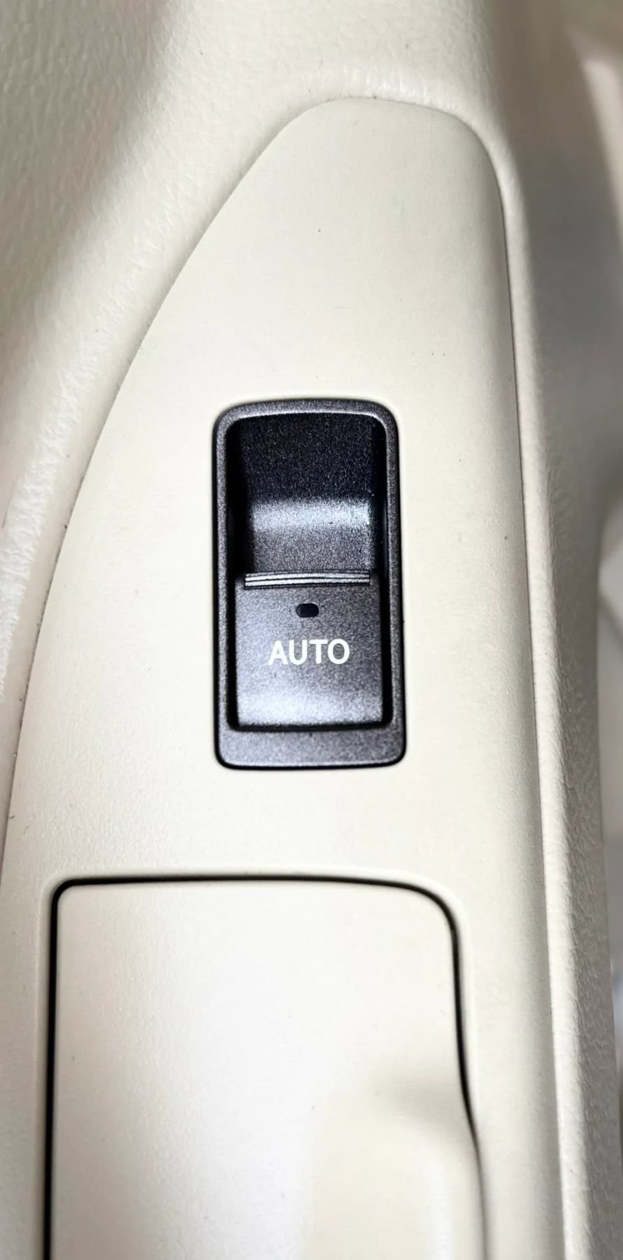 Used 2013 Lexus LX 570 4WD image 32