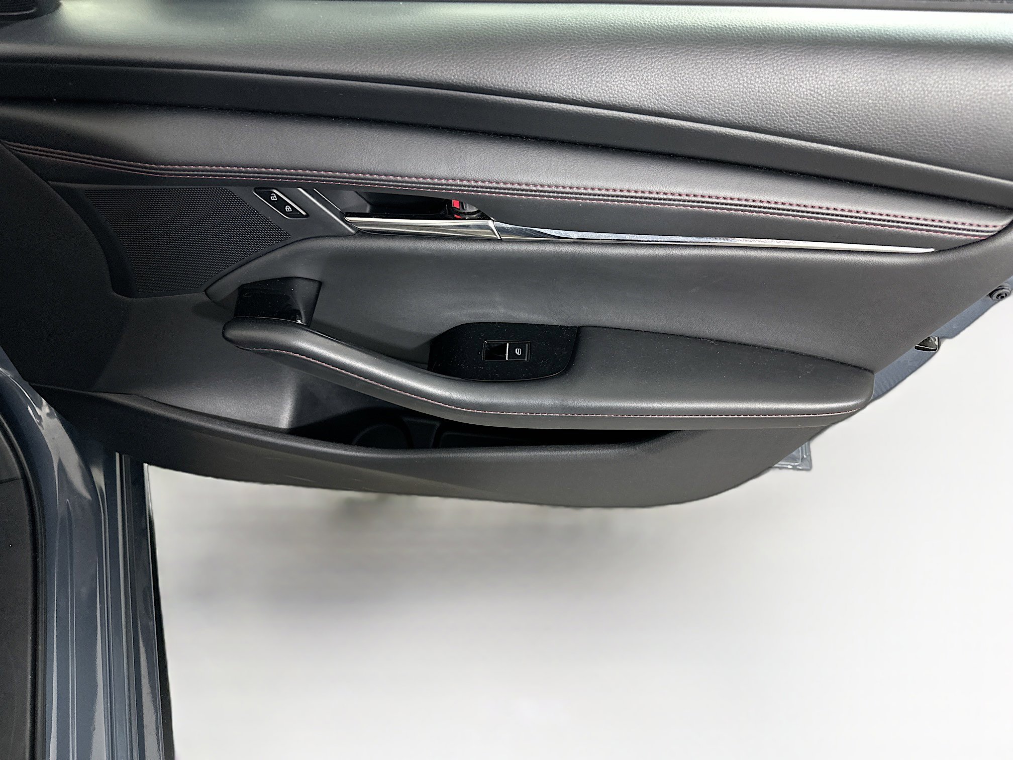 Used 2024 MAZDA MAZDA3 s image 31