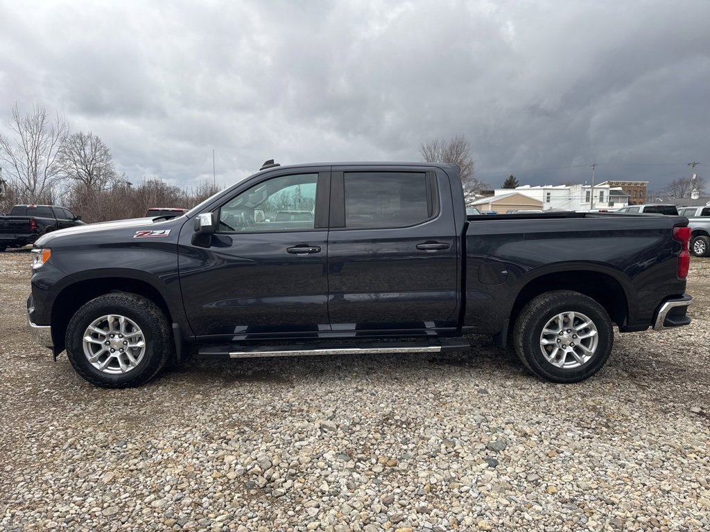 Used 2023 Chevrolet Silverado 1500 LT image 2