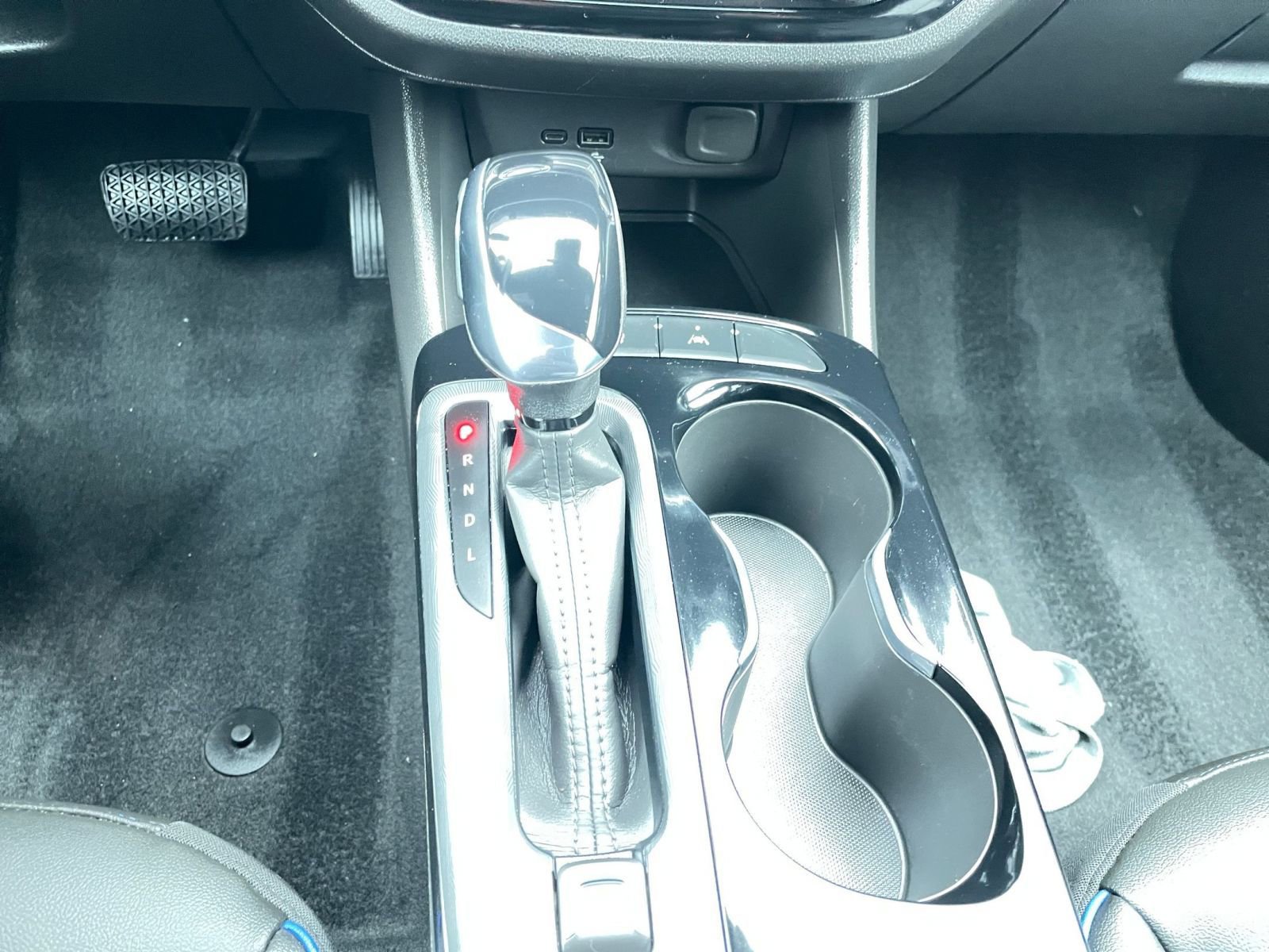 Used 2025 Buick Envista Sport Touring image 41