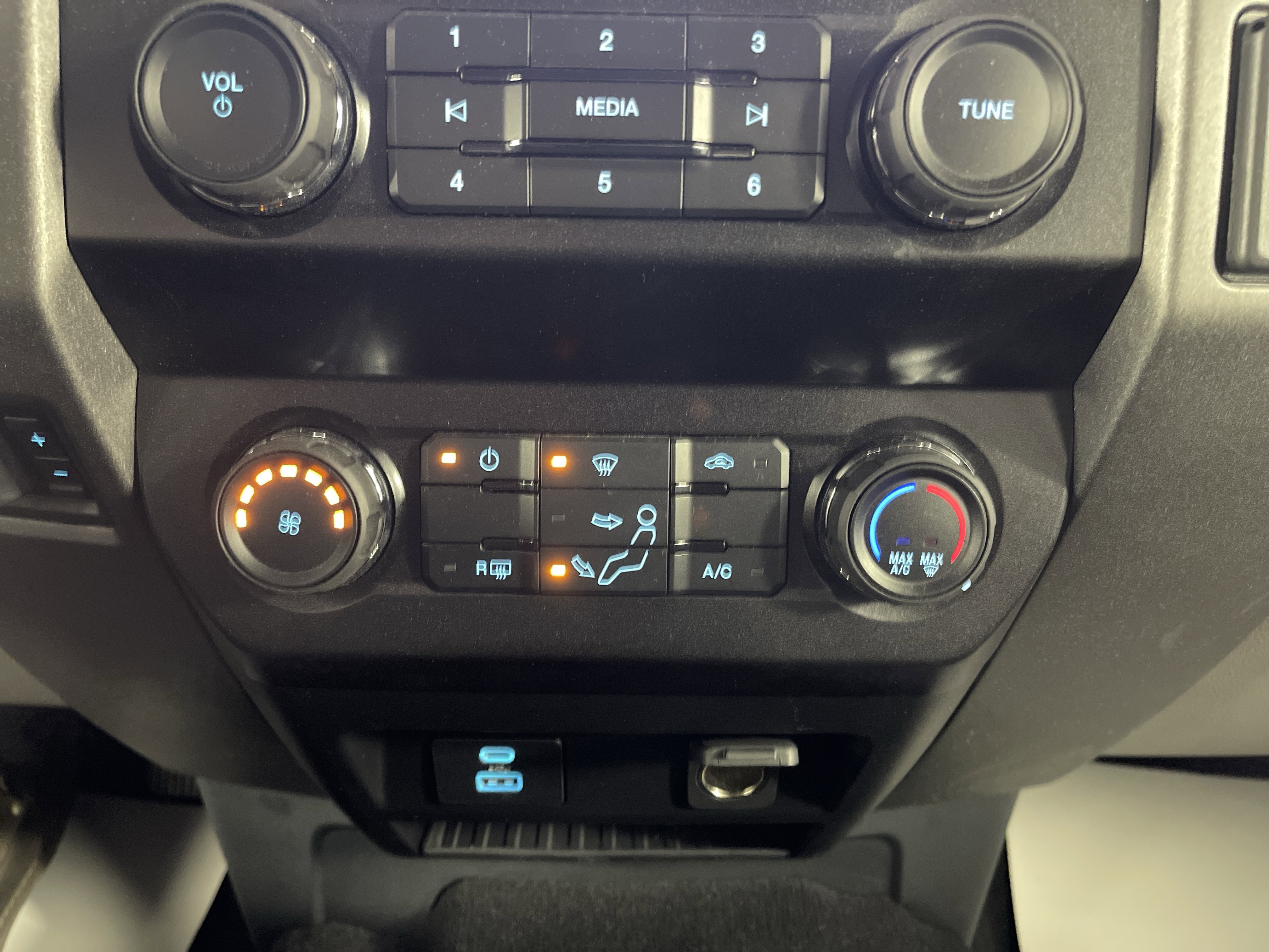 Used 2022 Ford F250 XL w/ STX Appearance Package image 24