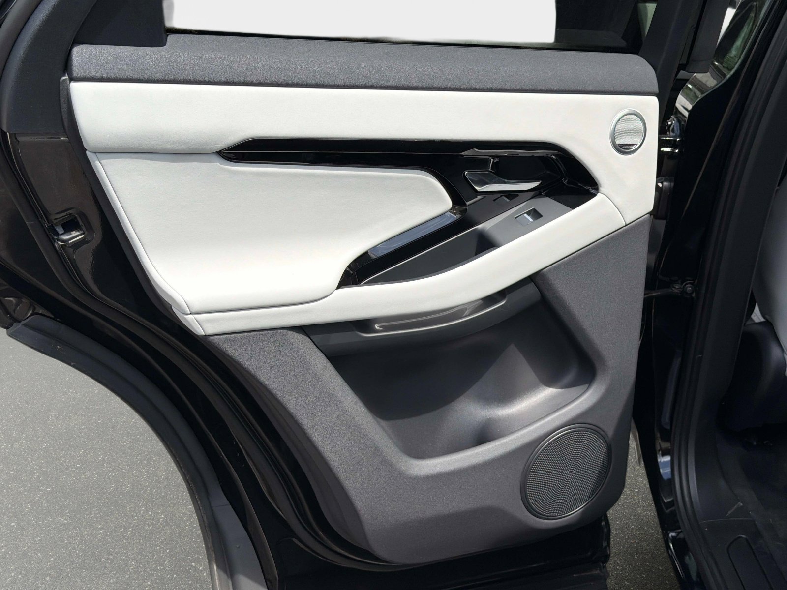 New 2026 Land Rover Range Rover Evoque S image 12