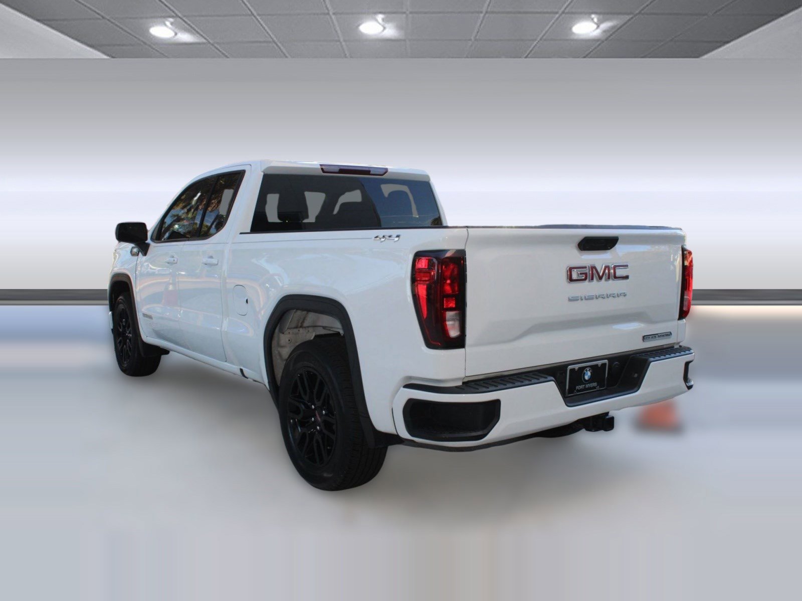 Used 2024 GMC Sierra 1500 Elevation image 3