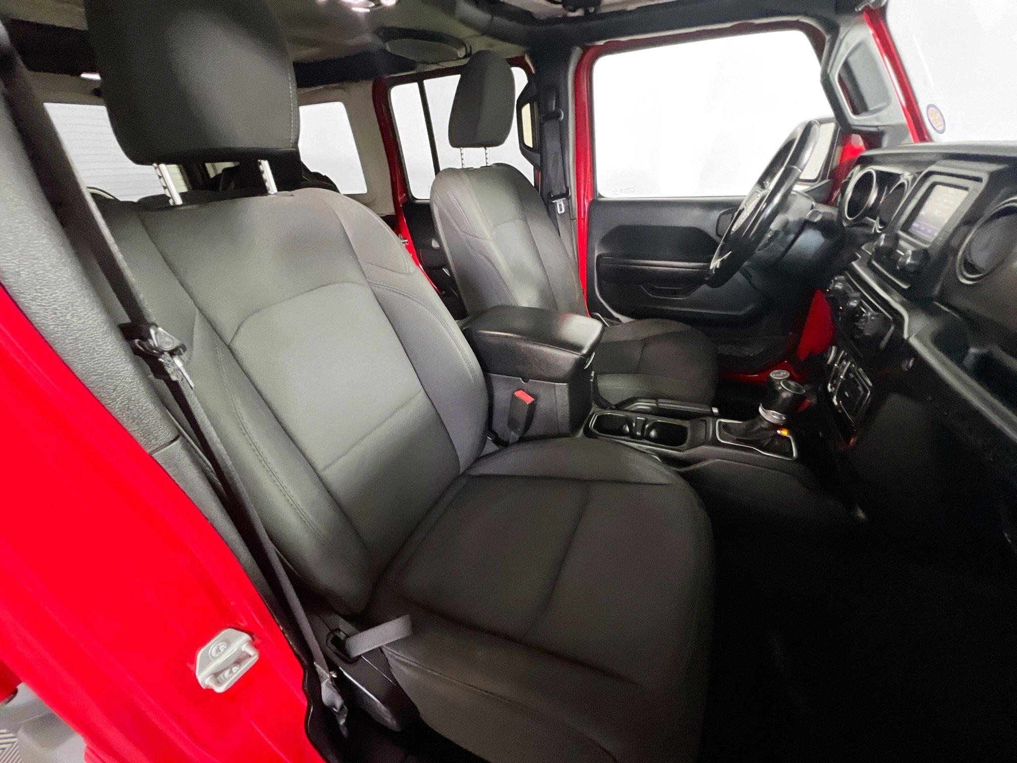 Used 2020 Jeep Wrangler Unlimited Sport S image 31
