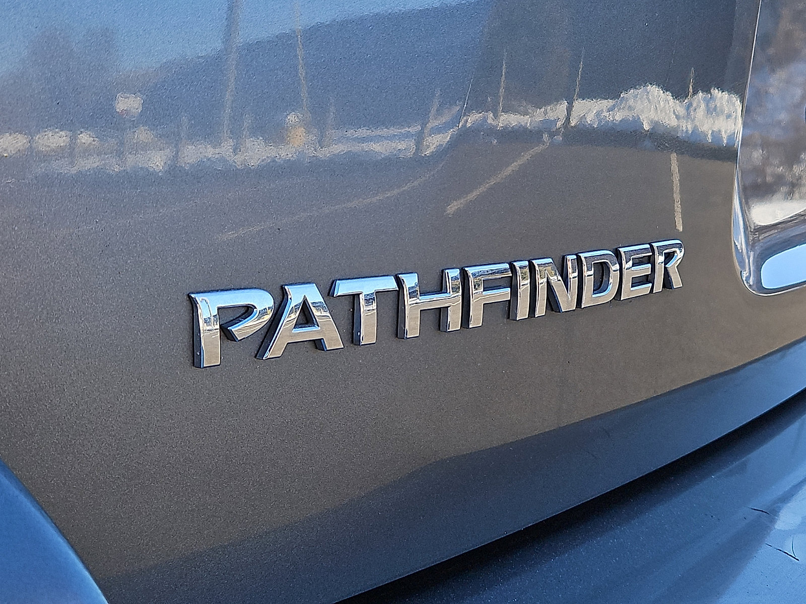 Used 2019 Nissan Pathfinder SV image 29