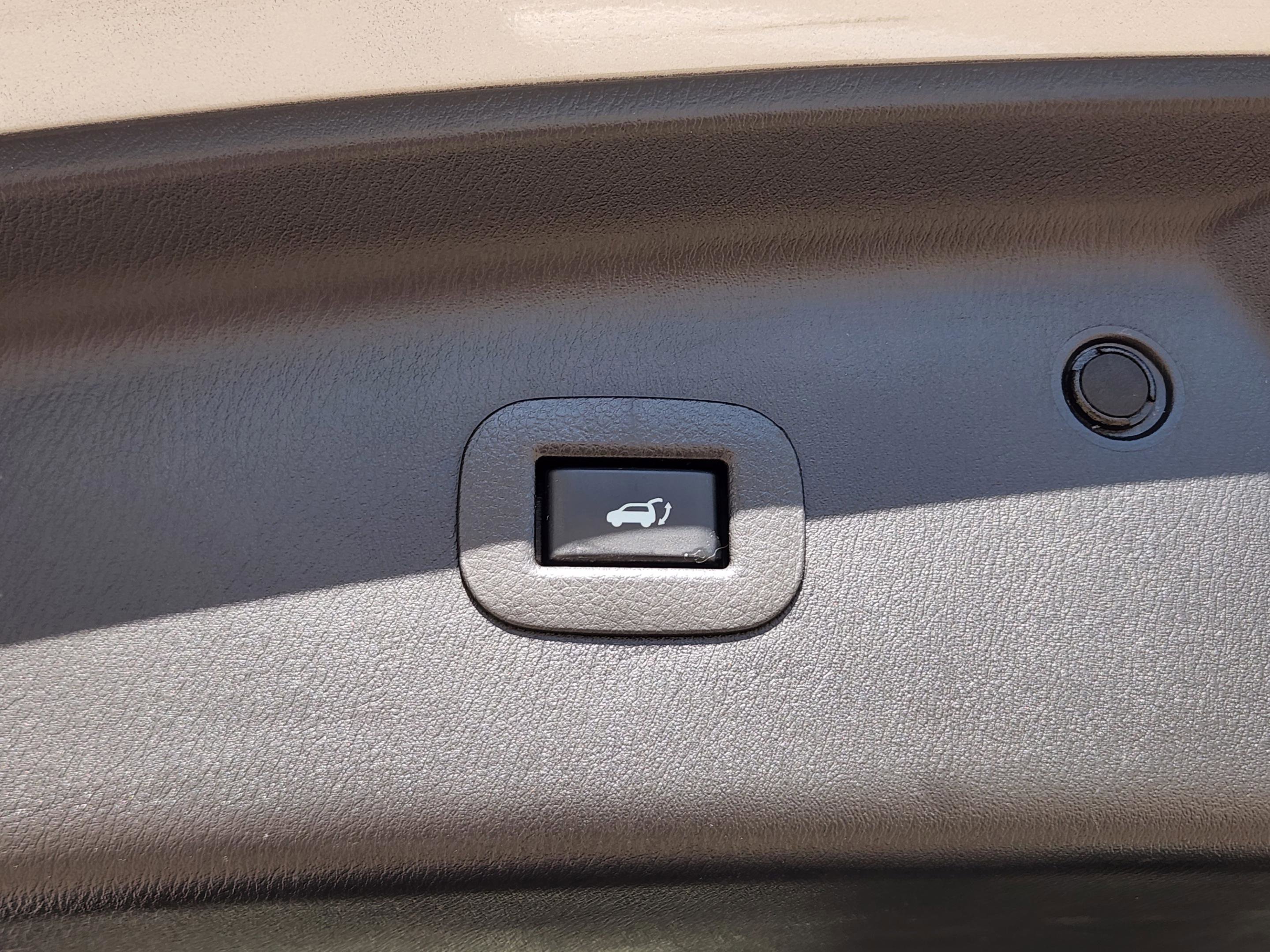 Used 2021 INFINITI QX80 Sensory w/ All-Season Package image 34