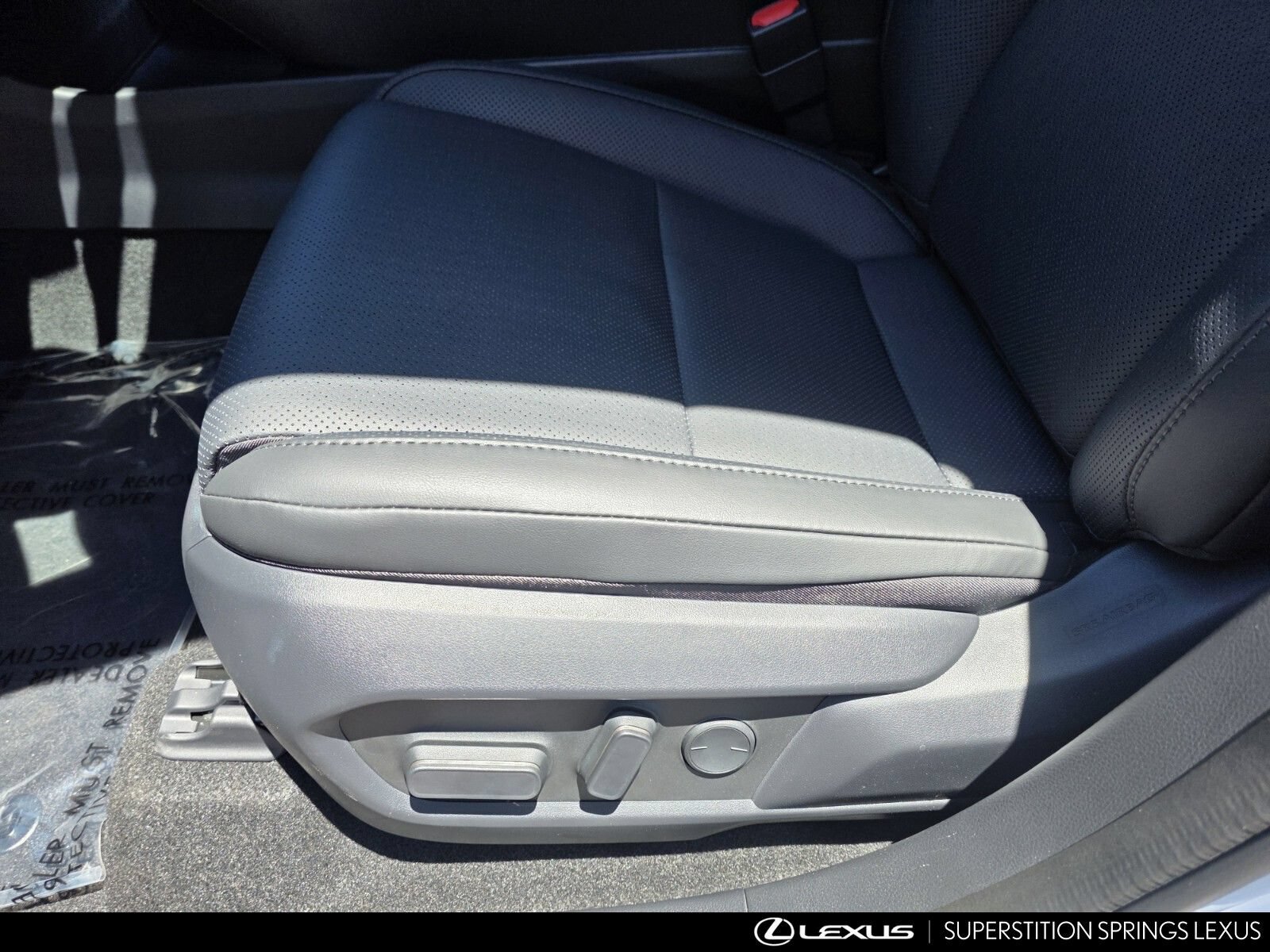 New 2026 Lexus ES 350e FWD image 15