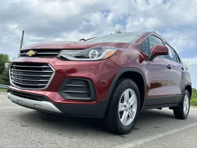 Used 2022 Chevrolet Trax LT w/ LT Convenience Package AWD/4WD image 27