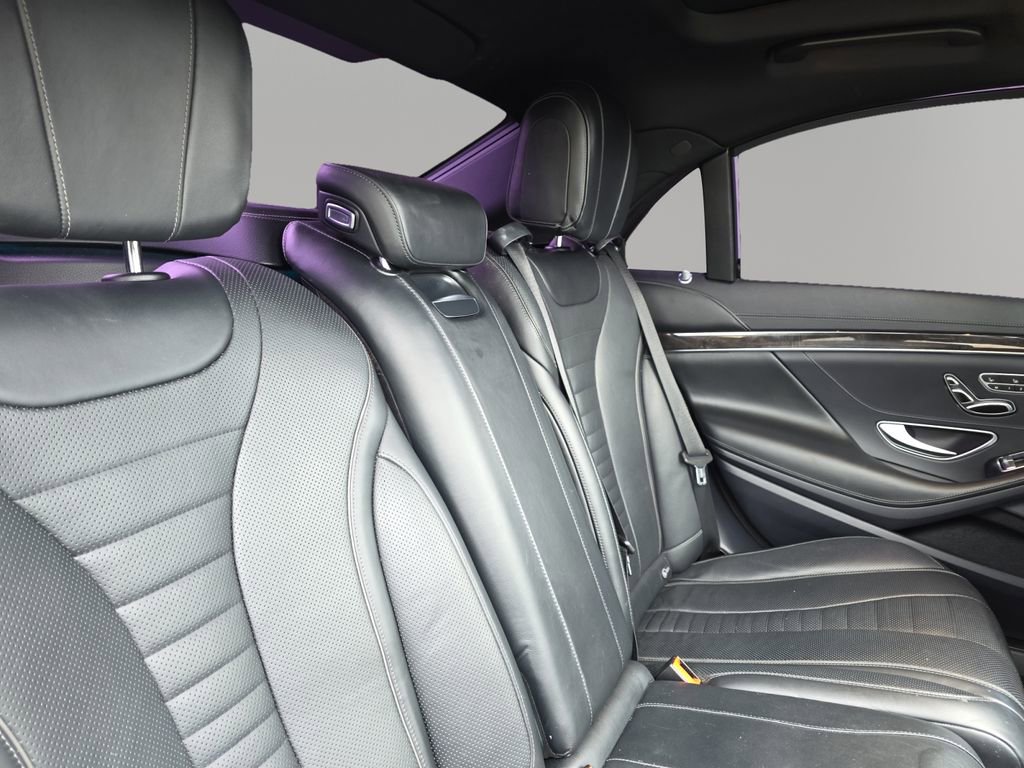 Used 2019 Mercedes-Benz S 560 Sedan image 20