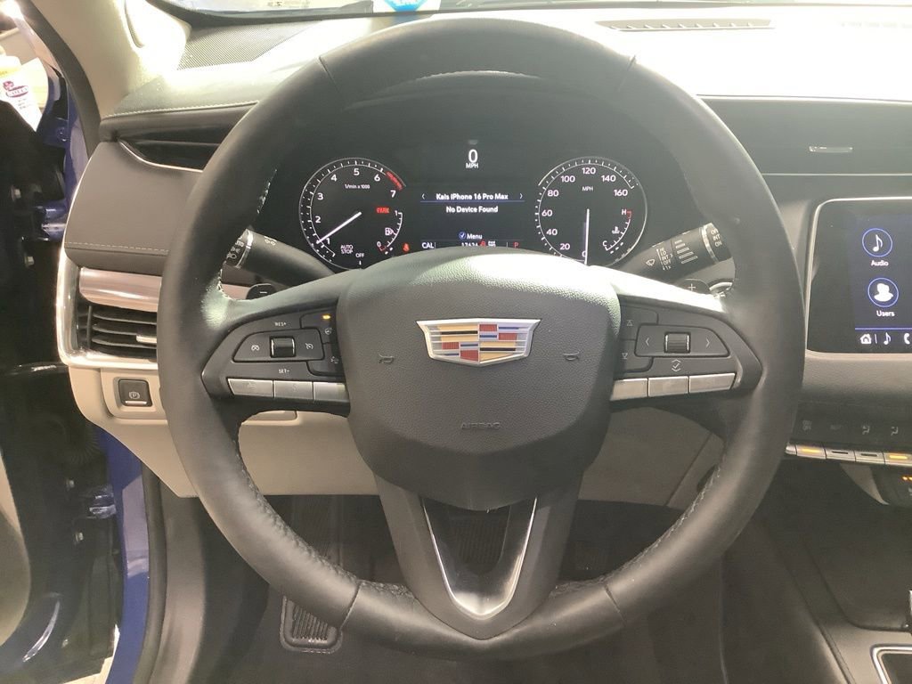 Used 2021 Cadillac XT4 Luxury w/ Cold Weather Package AWD/4WD image 8
