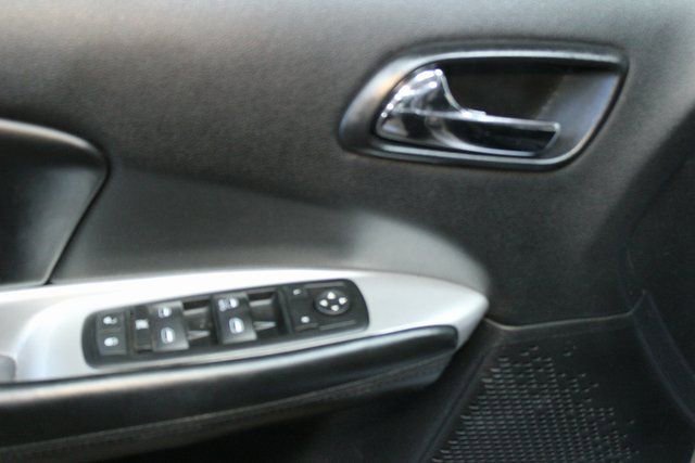 Used 2015 Dodge Journey SE image 17