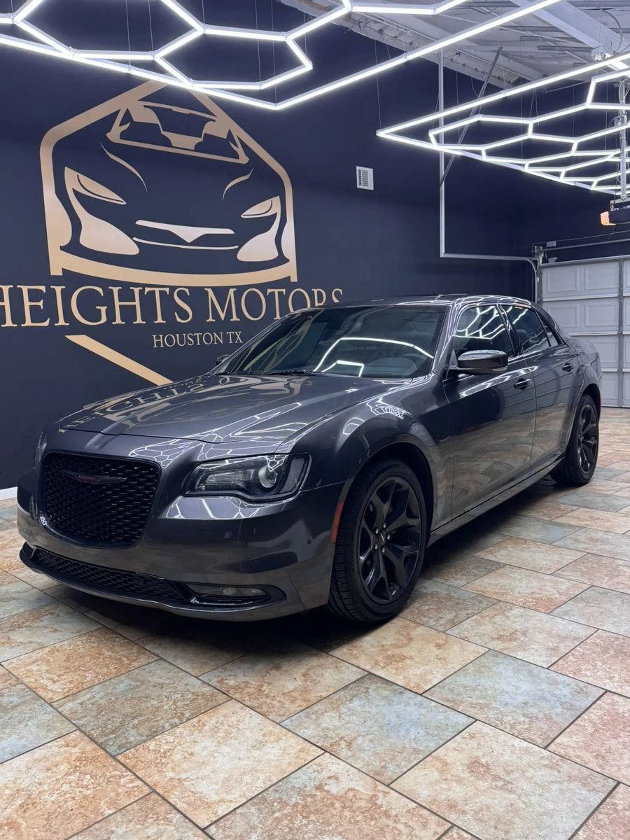 Used 2023 Chrysler 300 S RWD image 4