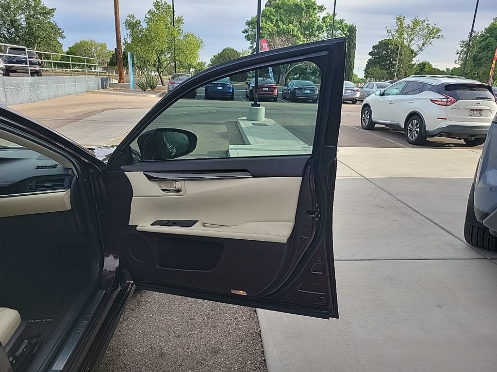 Used 2017 Lexus ES 350 w/ Navigation System Package FWD image 17