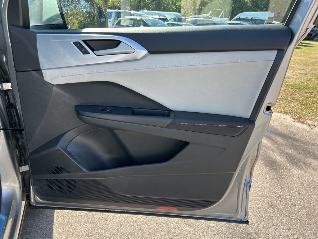 New 2026 Volkswagen Taos SE FWD image 42