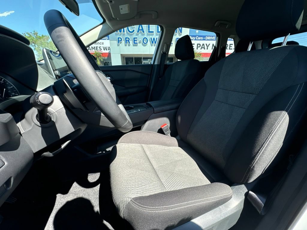 Used 2026 Nissan Rogue SV FWD image 14