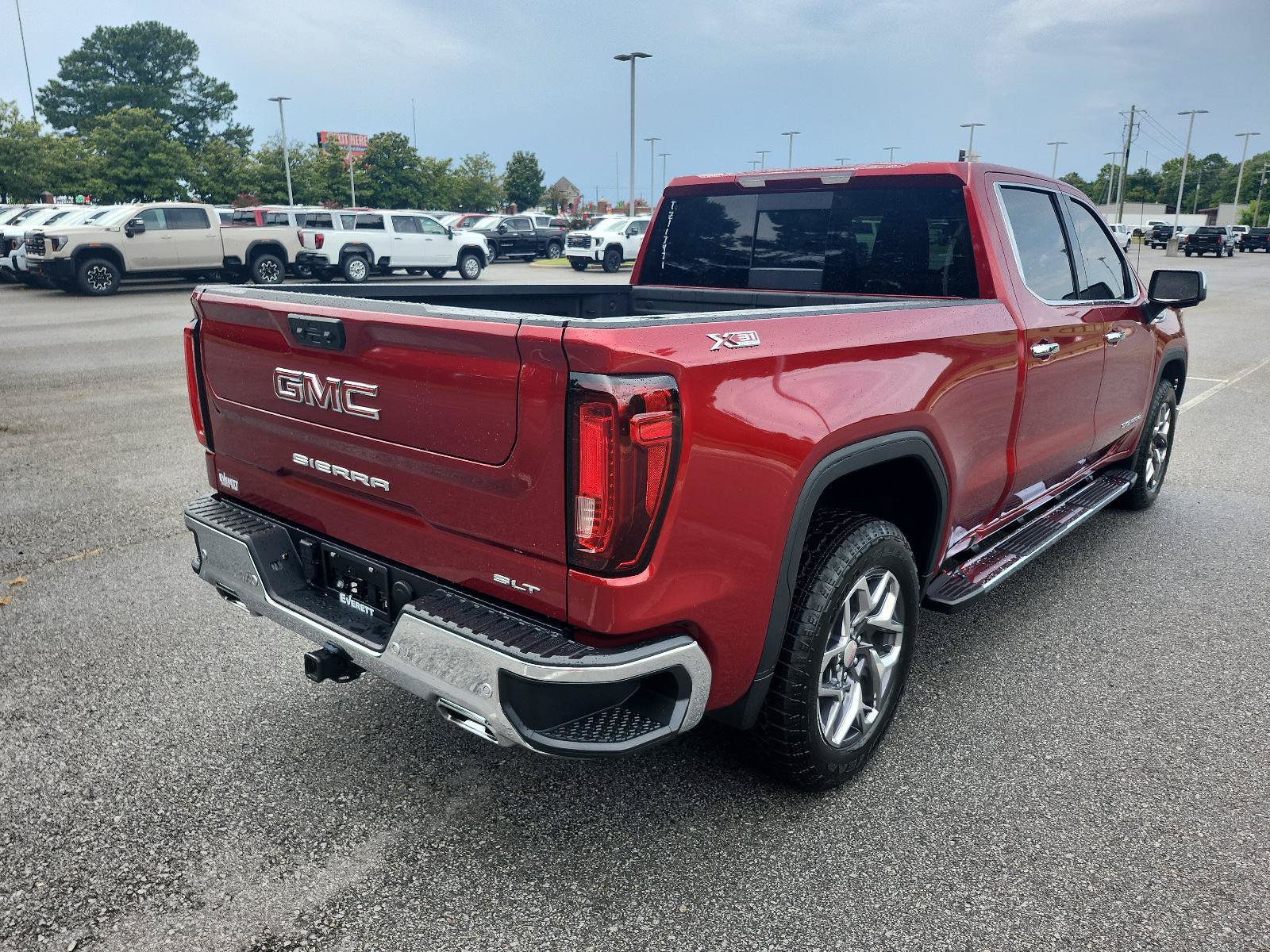 Used 2026 GMC Sierra 1500 SLT w/ SLT Premium Package AWD/4WD image 3
