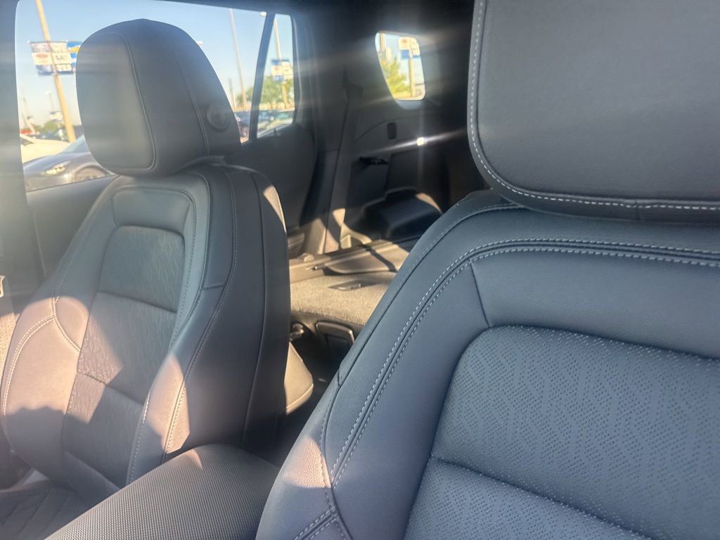 Used 2026 Chevrolet Equinox LT w/ Convenience Package II image 18