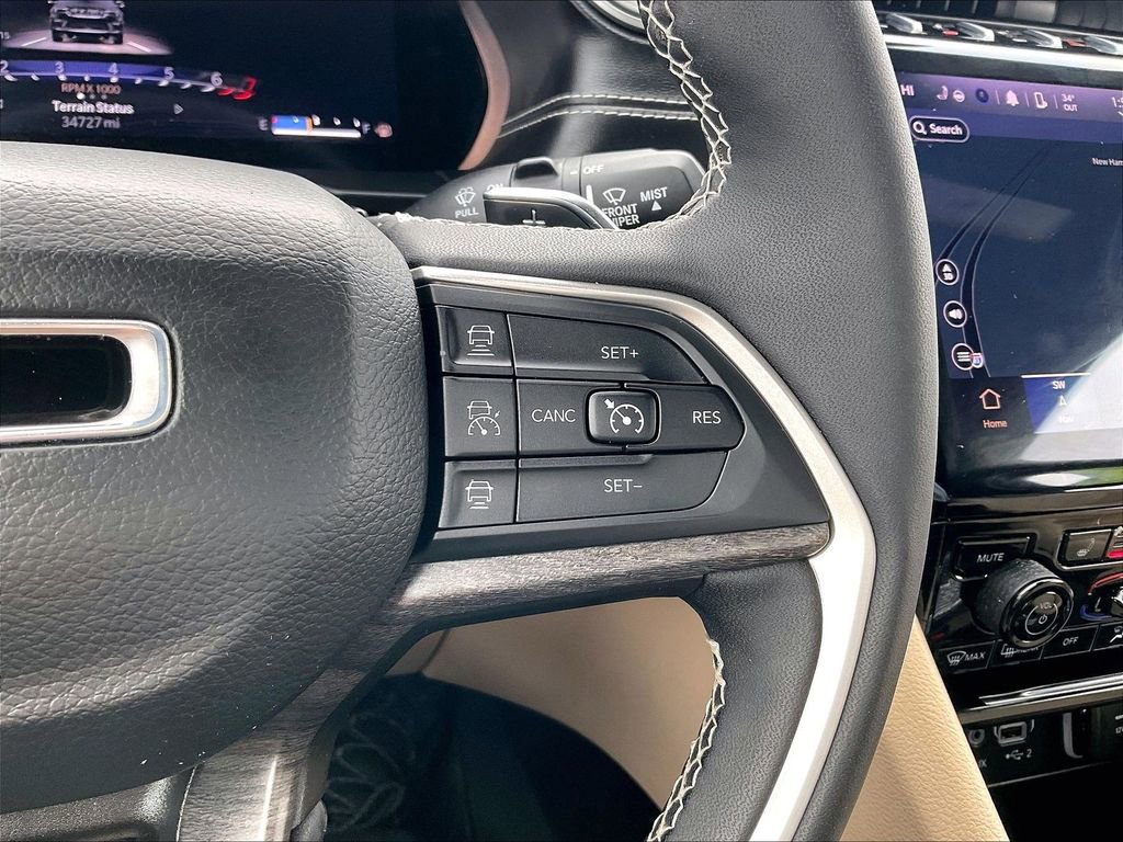 Used 2023 Jeep Grand Cherokee Limited image 22