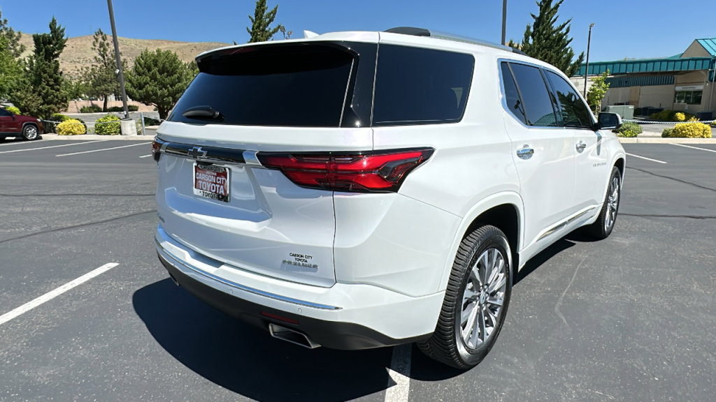 Used 2023 Chevrolet Traverse Premier image 3