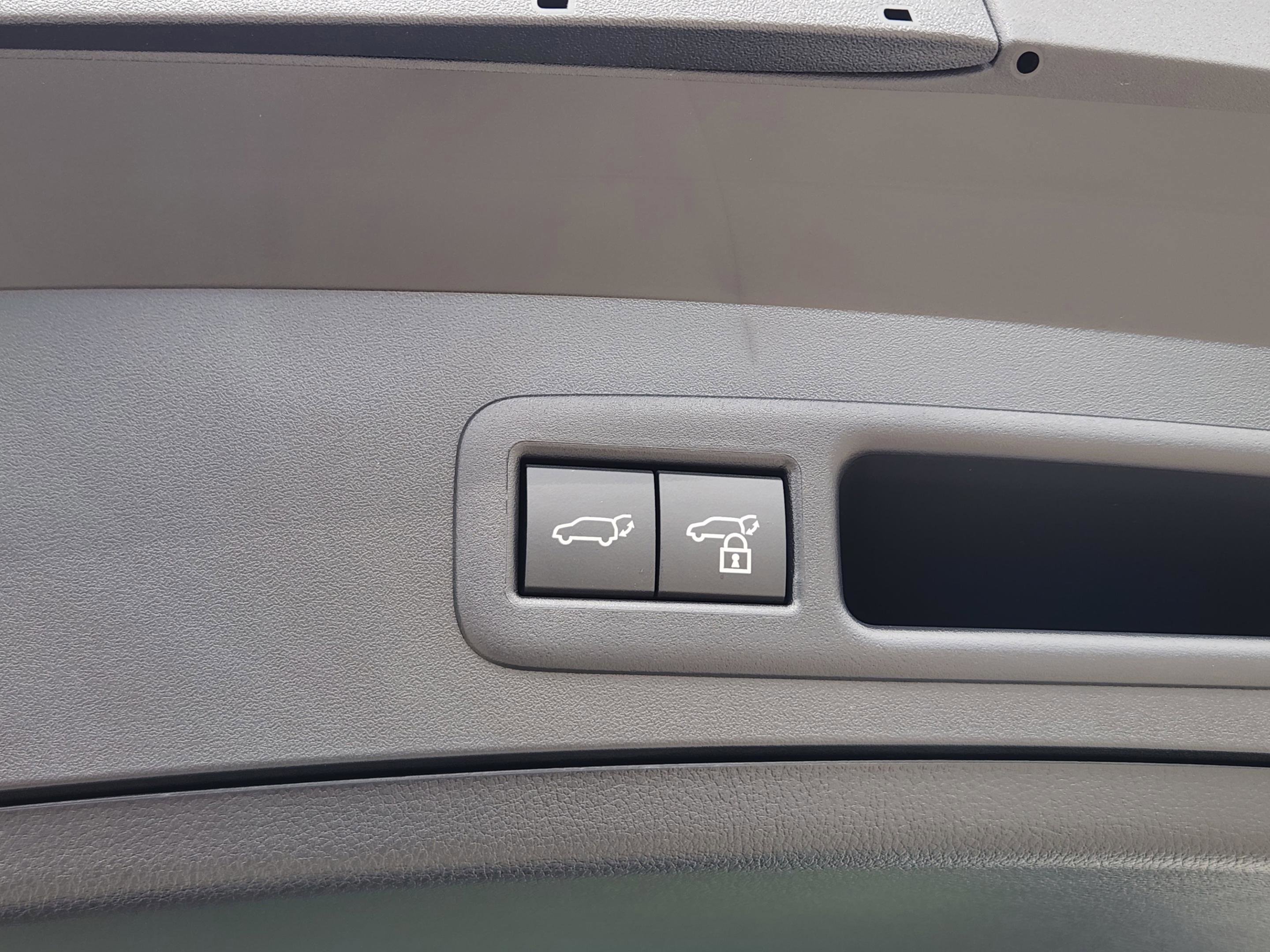 New 2026 Lexus UX 300h FWD image 21