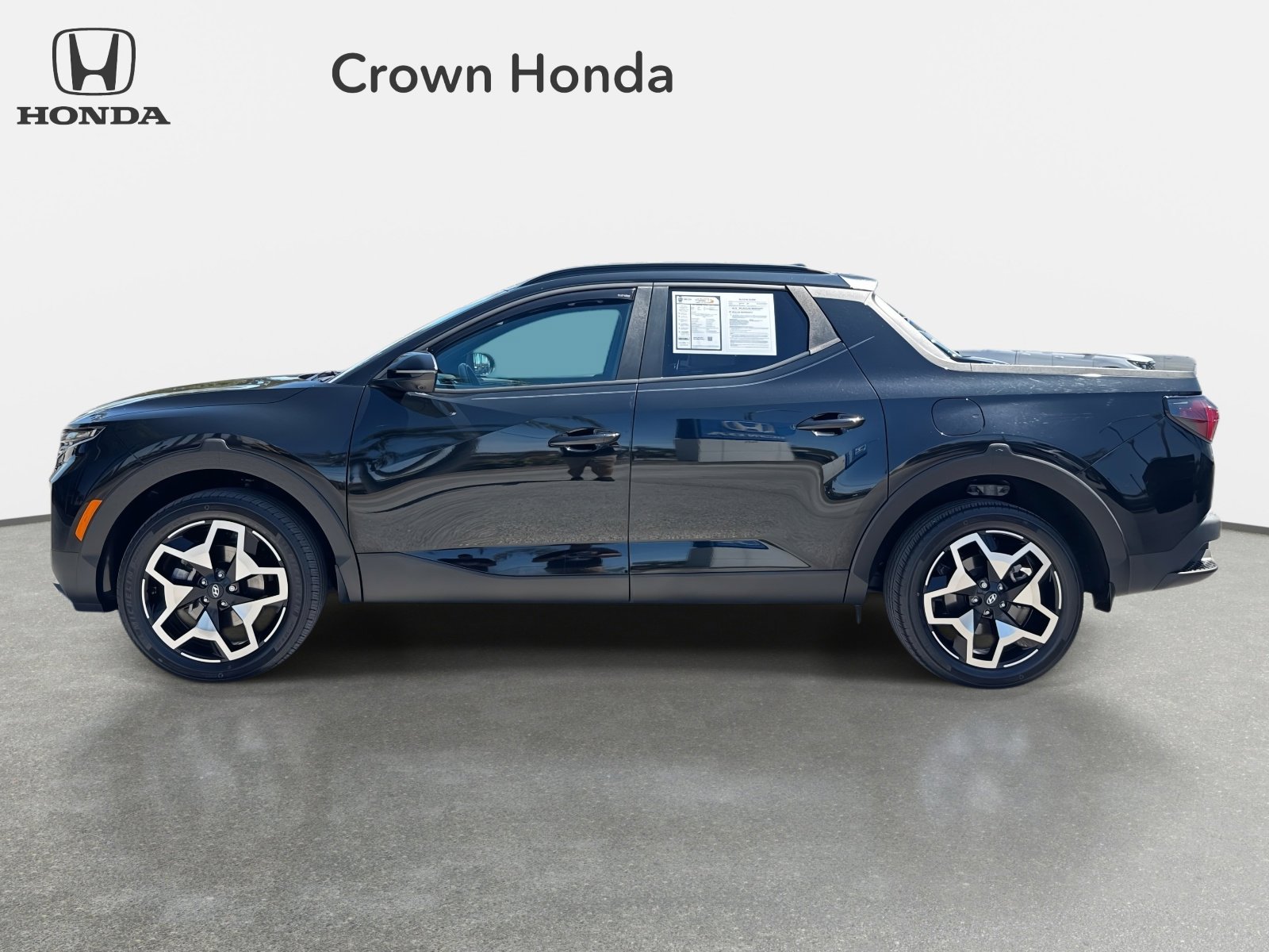 Used 2023 Hyundai Santa Cruz Limited w/ Cargo Package image 2