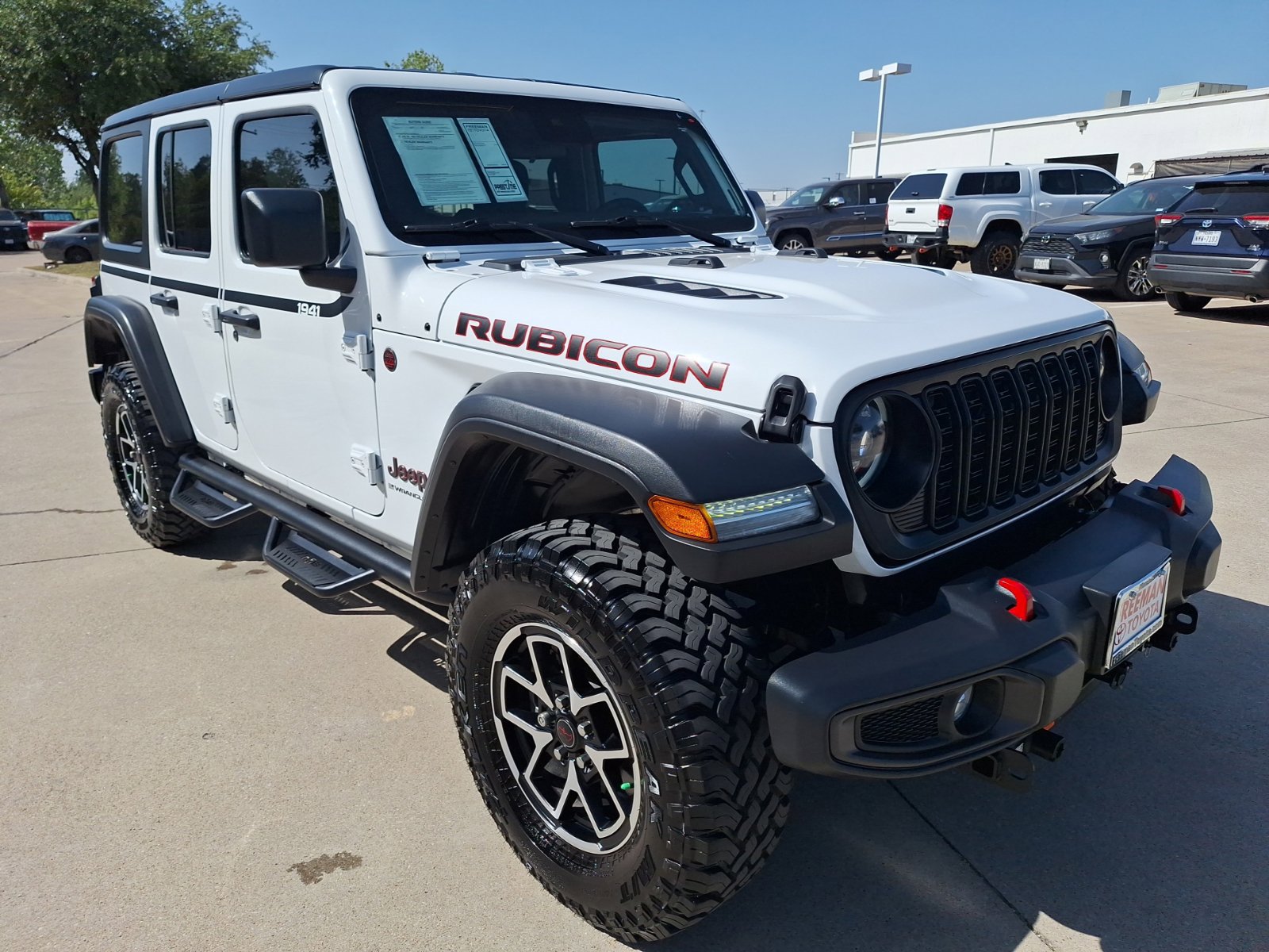 Used 2024 Jeep Wrangler Unlimited Rubicon w/ Convenience Group AWD/4WD image 8