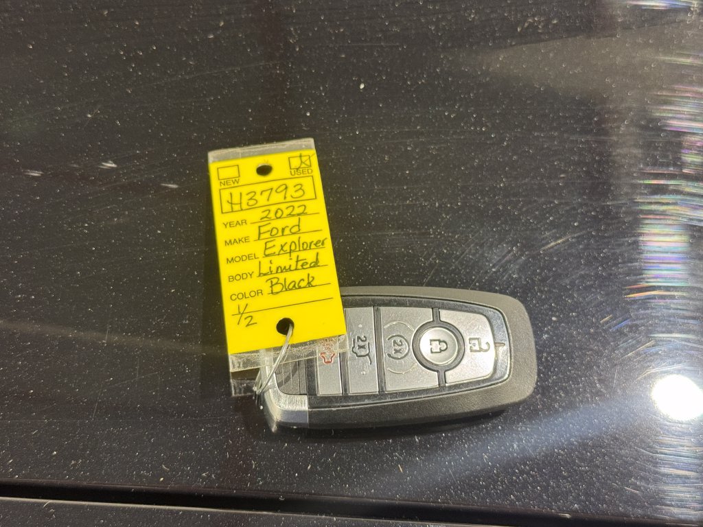 Used 2022 Ford Explorer Limited w/ Class IV Trailer Tow Package AWD/4WD image 47
