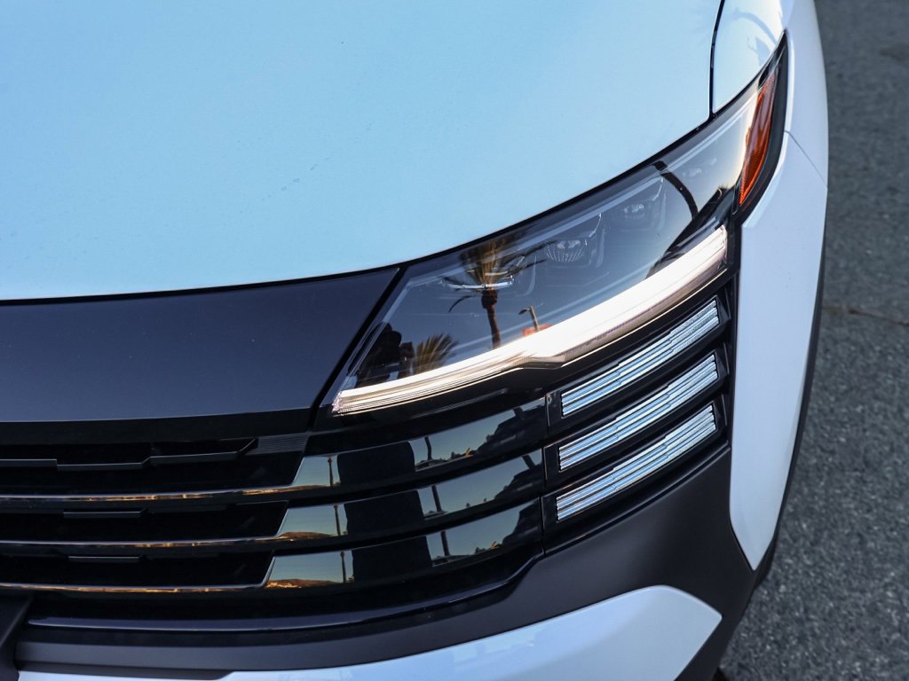 New 2026 Nissan Kicks SV image 10