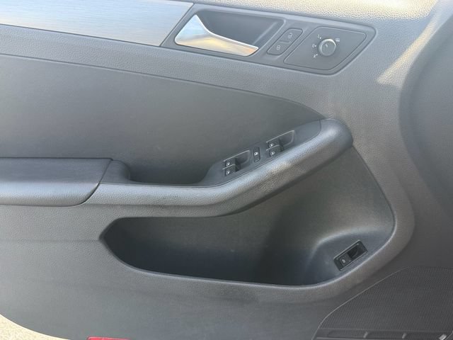 Used 2016 Volkswagen Jetta Sport FWD image 29