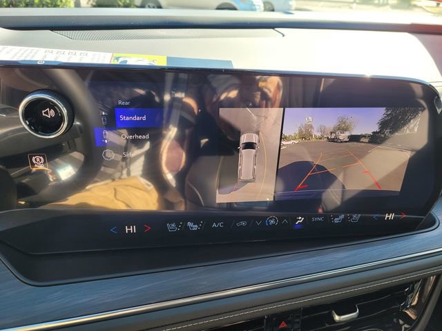 New 2026 Chevrolet Suburban Premier image 9