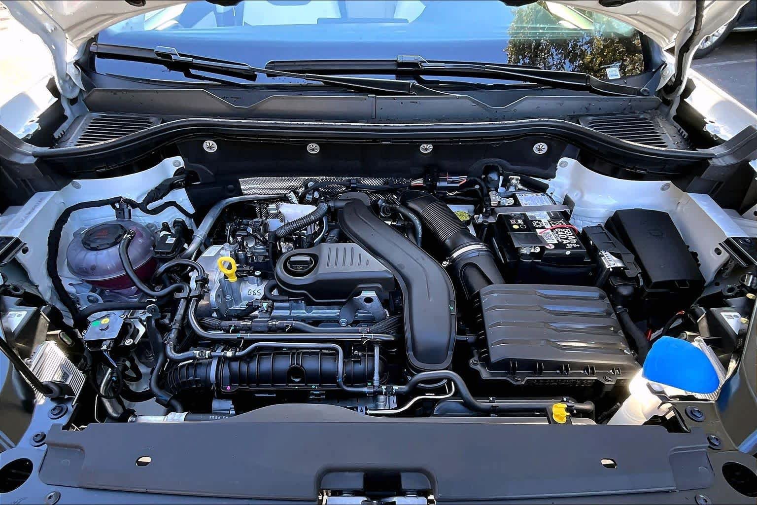New 2026 Volkswagen Taos SE FWD image 16