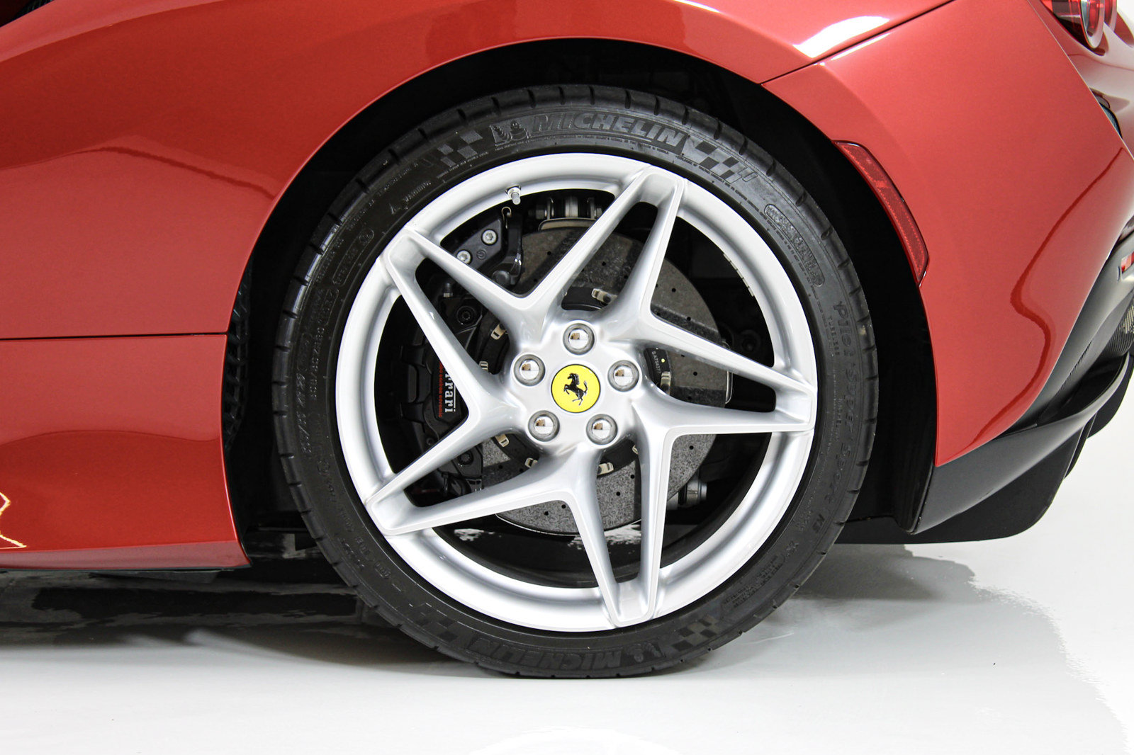 Certified 2023 Ferrari F8 Tributo RWD image 24