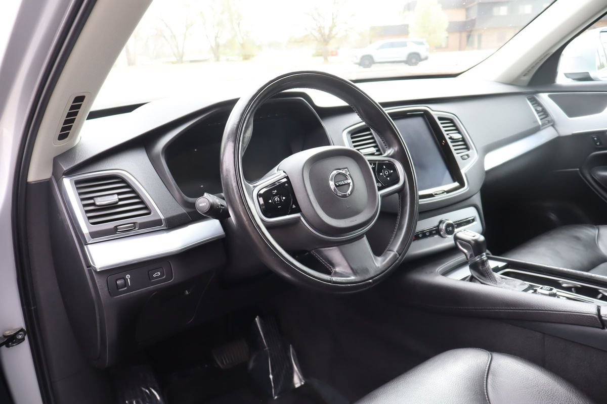Used 2018 Volvo XC90 T6 Momentum w/ Convenience Package AWD/4WD image 15