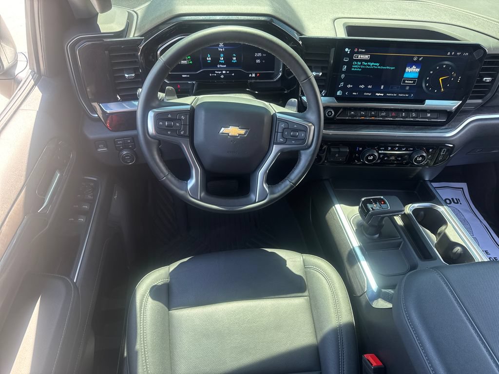 Used 2024 Chevrolet Silverado 1500 LTZ AWD/4WD image 15