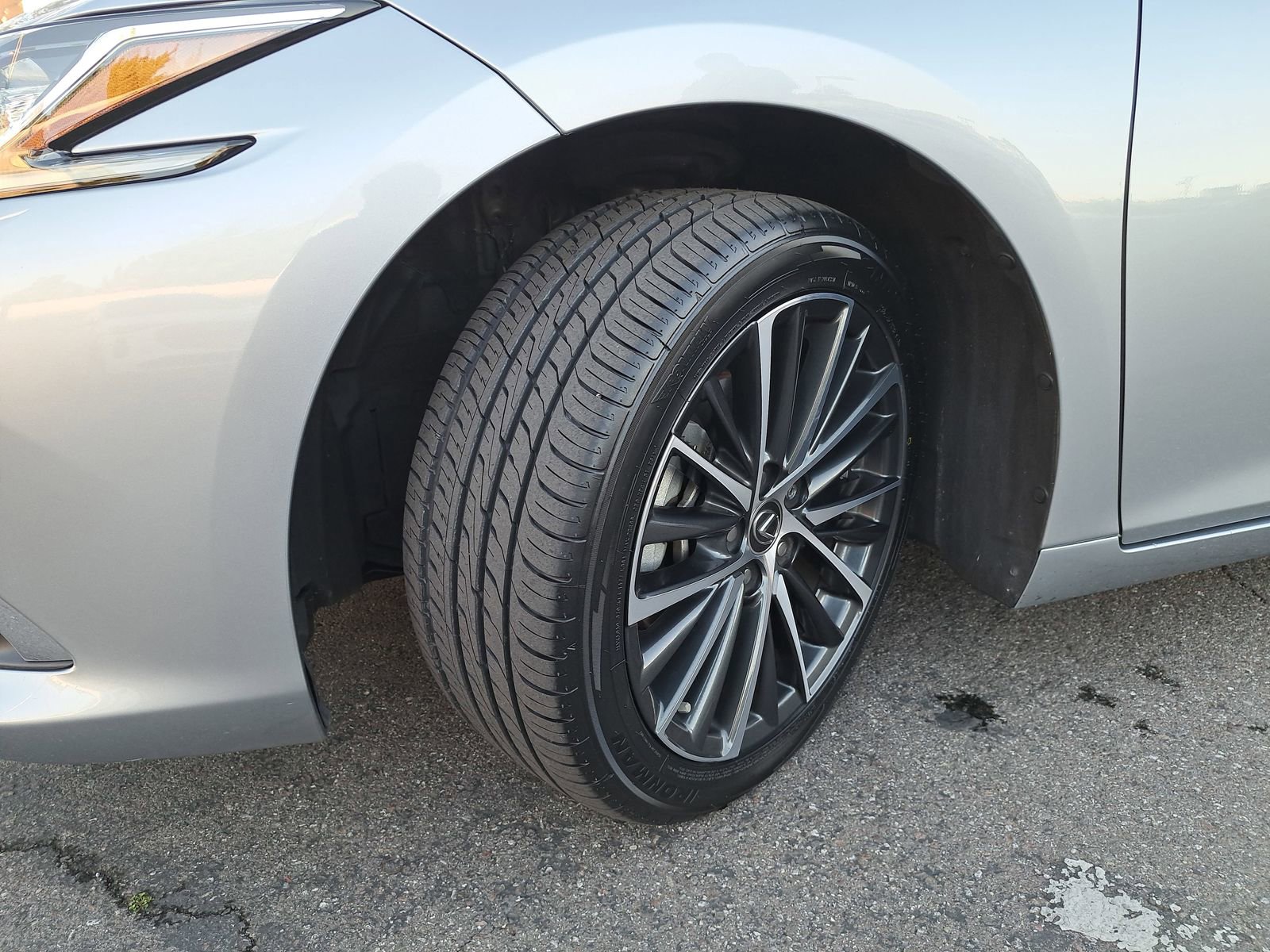 Used 2023 Lexus ES 350 w/ Premium Package image 34