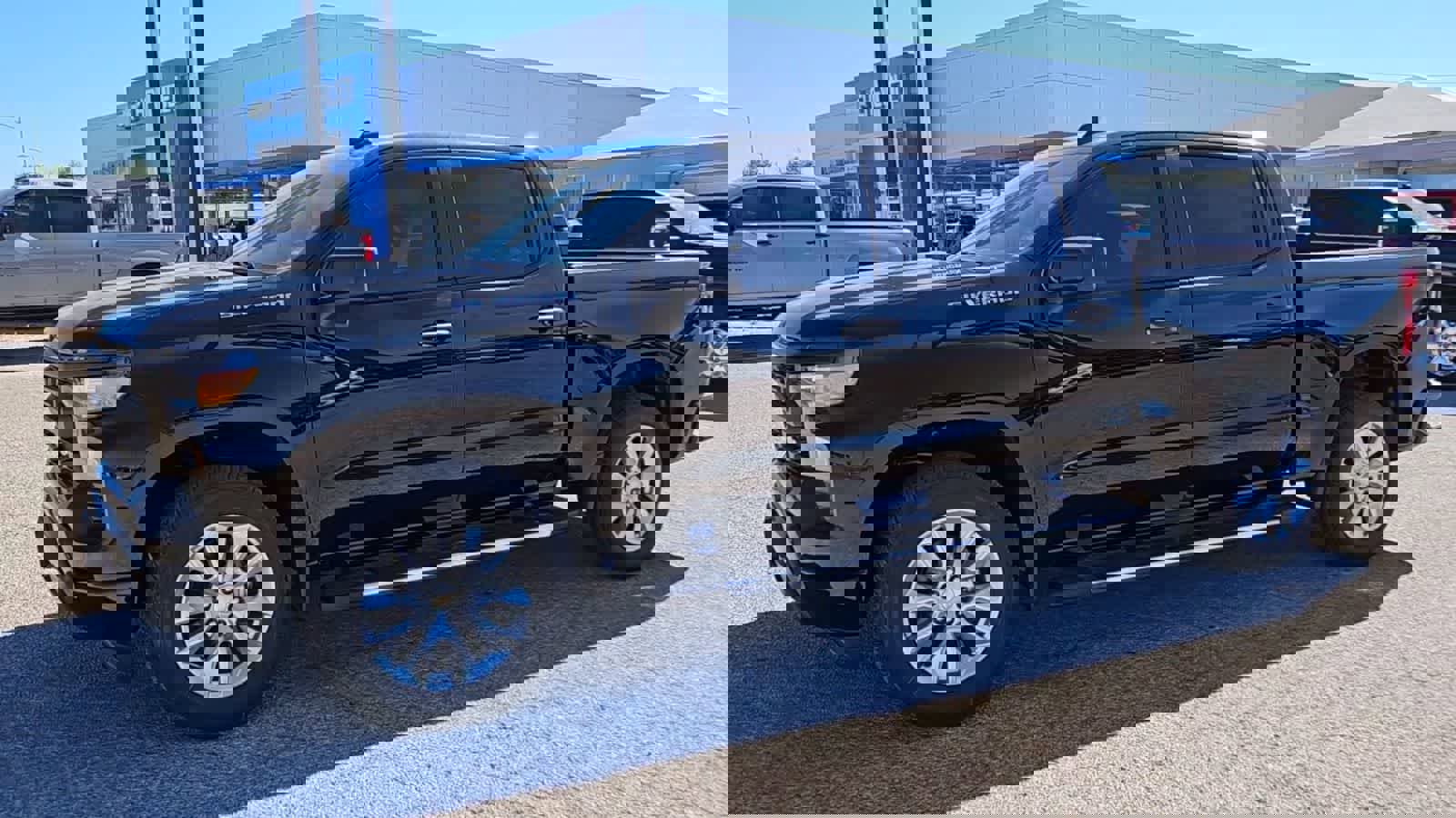 Used 2024 Chevrolet Silverado 1500 Custom RWD image 4