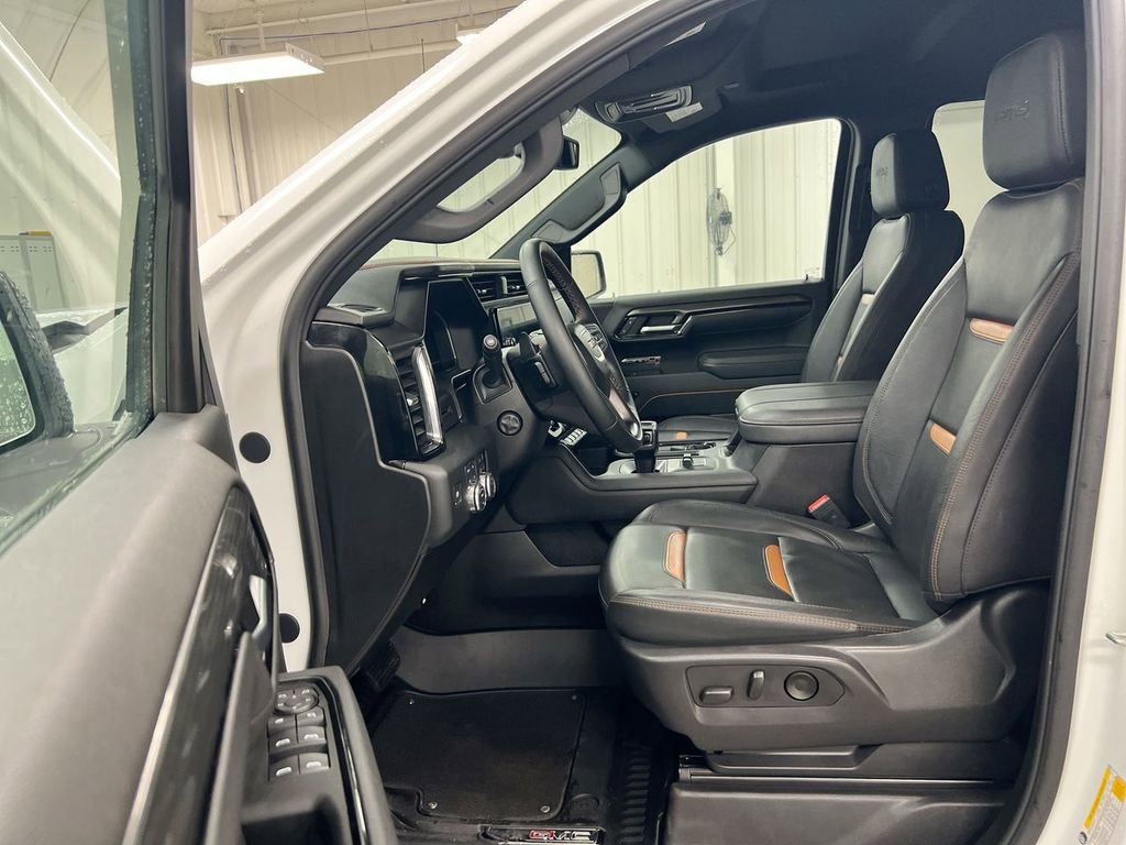 Used 2025 GMC Sierra 1500 AT4 image 21