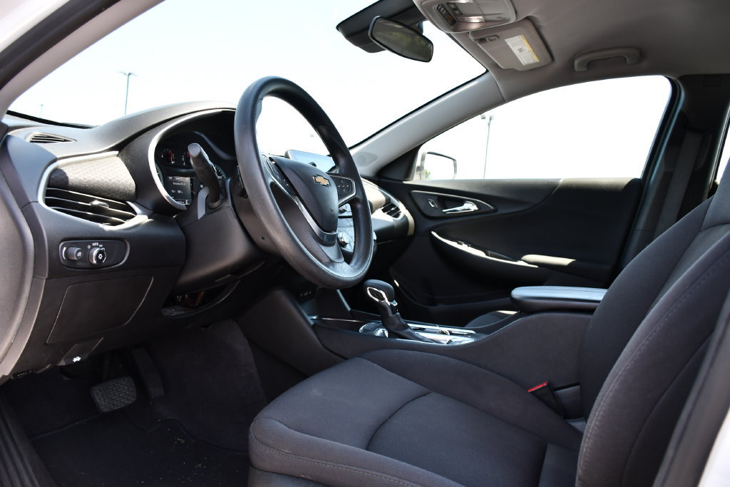 Used 2023 Chevrolet Malibu LT FWD image 16