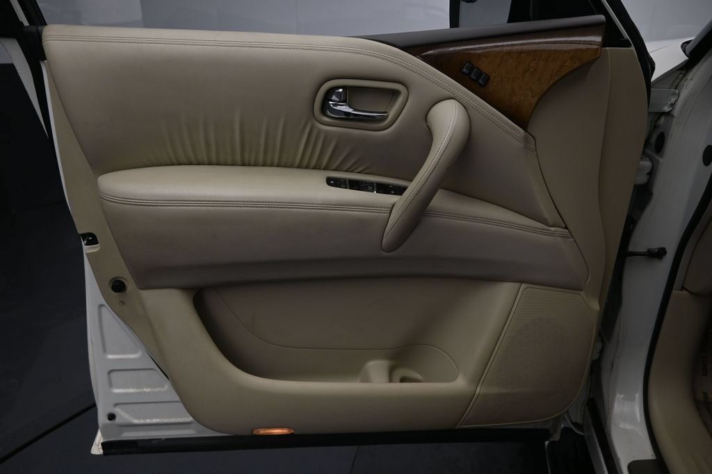 Used 2014 INFINITI QX80 4WD w/ Theater Package image 18