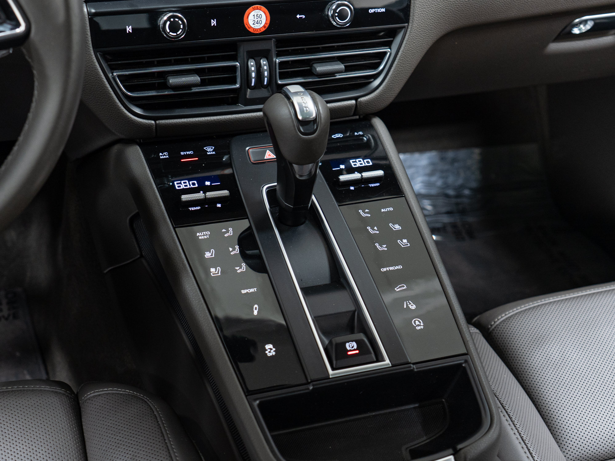Certified 2022 Porsche Macan S AWD/4WD image 23