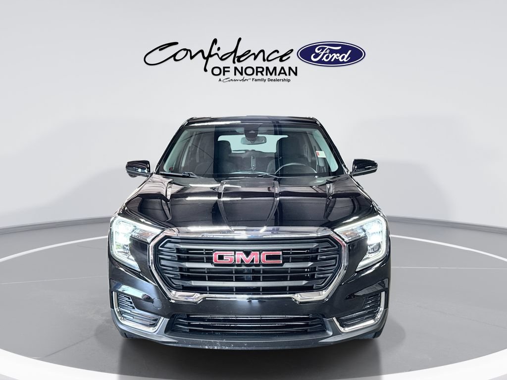 Used 2023 GMC Terrain SLE FWD image 2