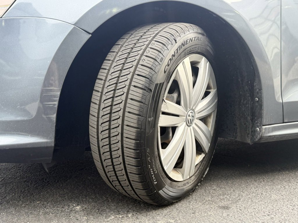 Used 2017 Volkswagen Jetta S image 32