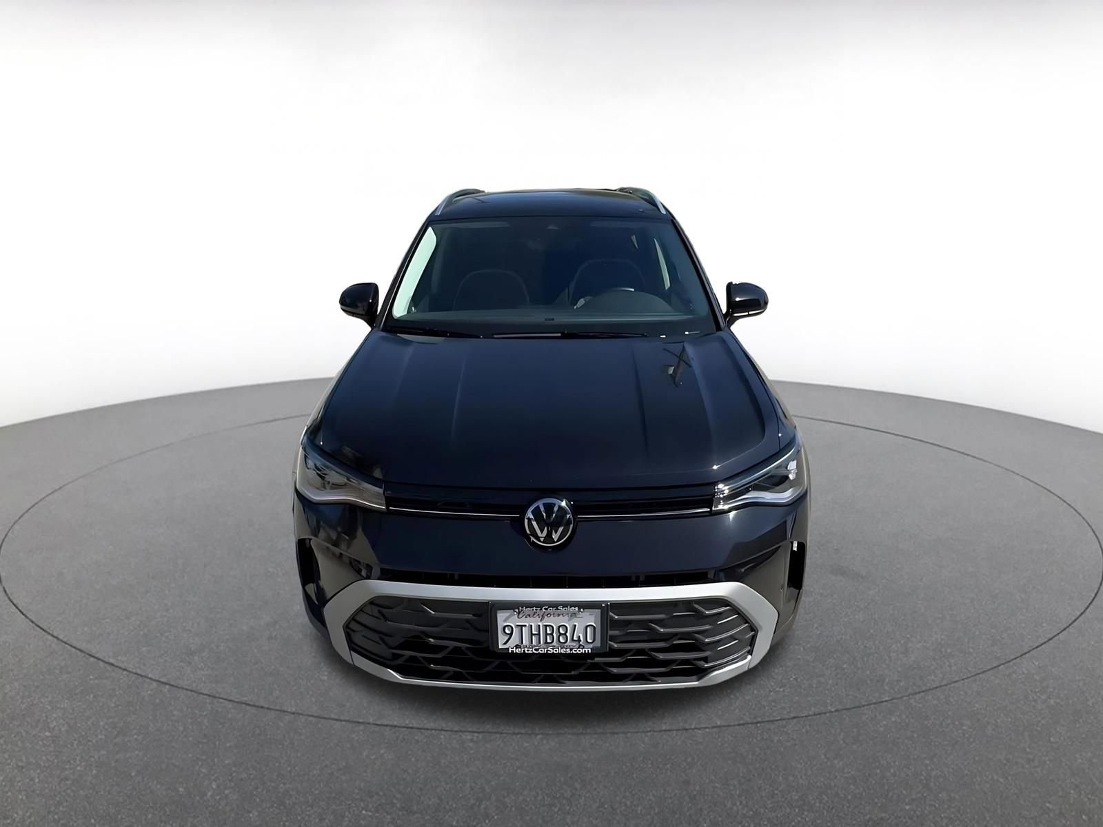 Used 2025 Volkswagen Taos SE FWD image 4
