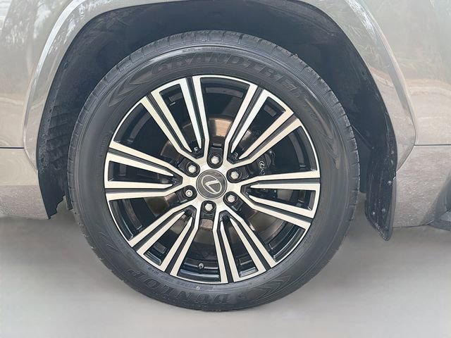 Used 2022 Lexus LX 600 4WD w/ Accessory Package (Z1) image 46